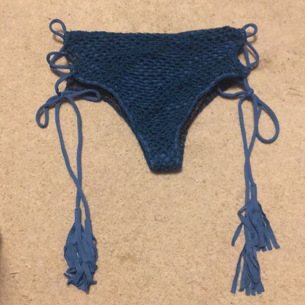 Acacia crochet bottom